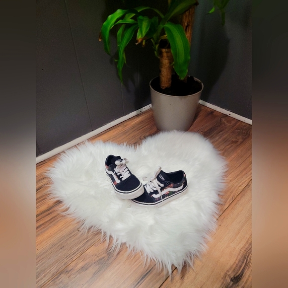 Girls size 12 Vans - Picture 1 of 3